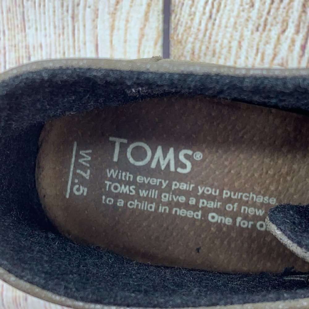 Toms Beige w/ Silver Metallic Overlay Wedges - Picture 8 of 10